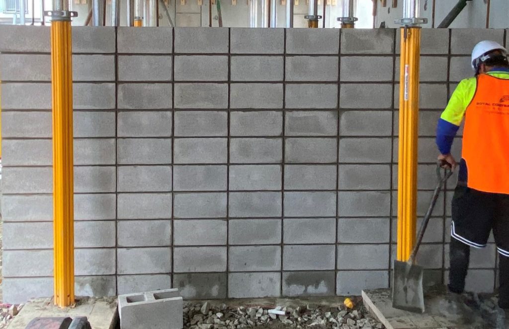 Hamilton Blocklayers and Bricklayers